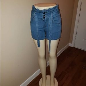 Short Jeans